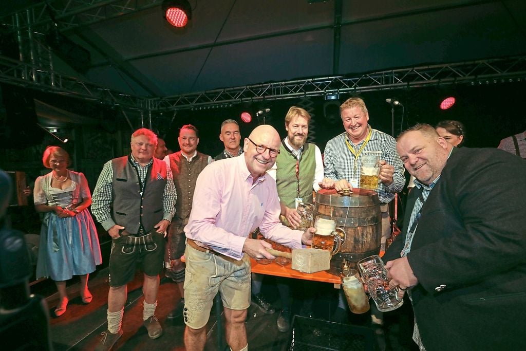 O’zapft is: Tausende in Partylaune