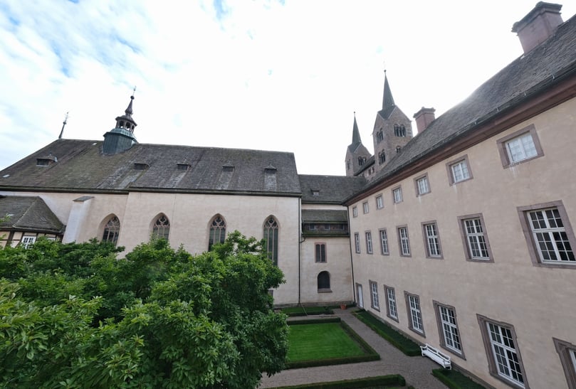Das 1200 -jährige ehemalige Benediktinerkloster Corvey ist auch heute noch ein Ort der Besinnung.