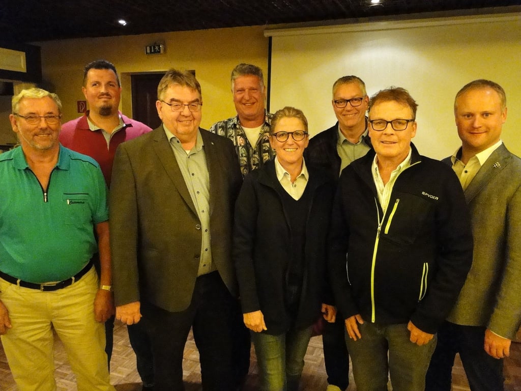 Dorf und Stadt haben viele Baustellen