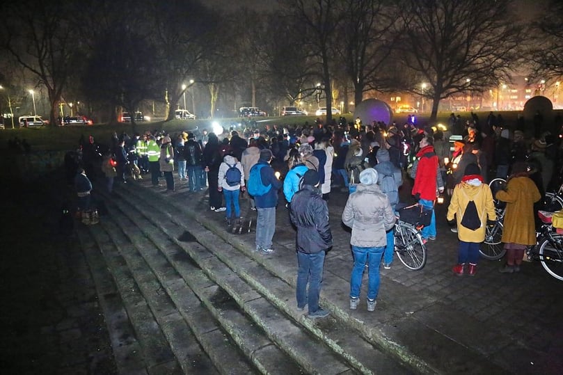 Vom Aasee machten sich laut Polizei rund 380 Menschen auf den Weg.