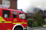 Die Feuerwehr in Warendorf musste am Dienstagmorgen zu einem Großeinsatz ausrücken. In einem Wohngebiet brannte es.