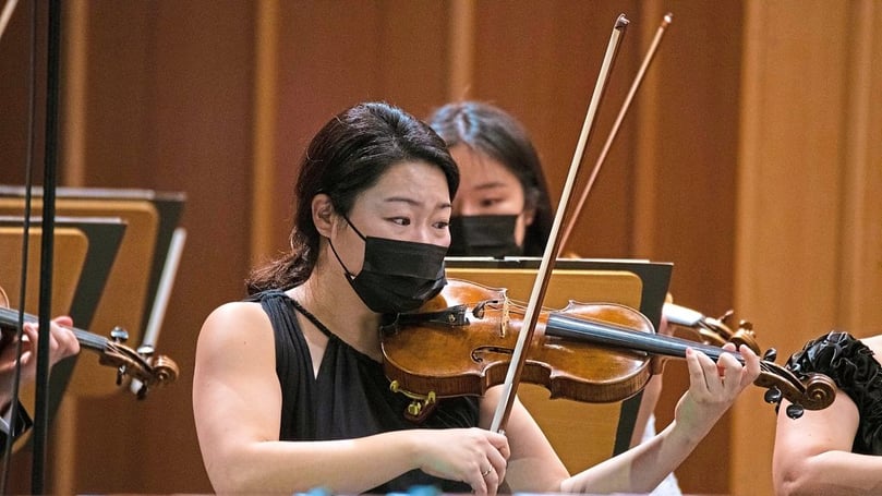 Neujahrskonzert mit Götz Alsmann, seiner Band und dem Sinfonieorchester Münster am 28. Januar 2022 im Theater Münster.