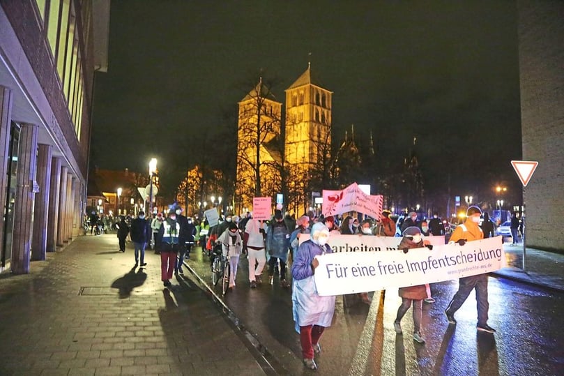 Vom Domplatz zogen sie durch die Innenstadt.