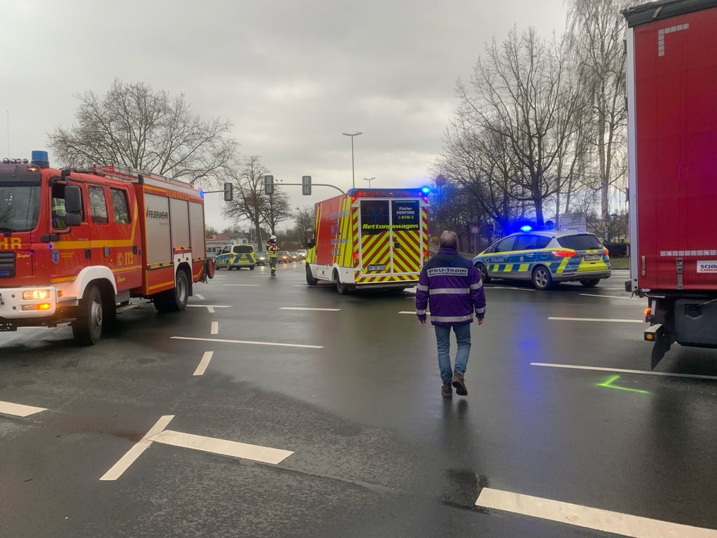 Schwerer Unfall in Bad Salzuflen sorgt für lange Staus