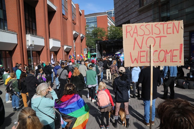 Das Bündnis "Keinen Meter den Nazis" hatte zur Protestkundgebung gegen die "Pax Europa"-Versammlung auf dem Stubengassenplatz in Münster aufgerufen.