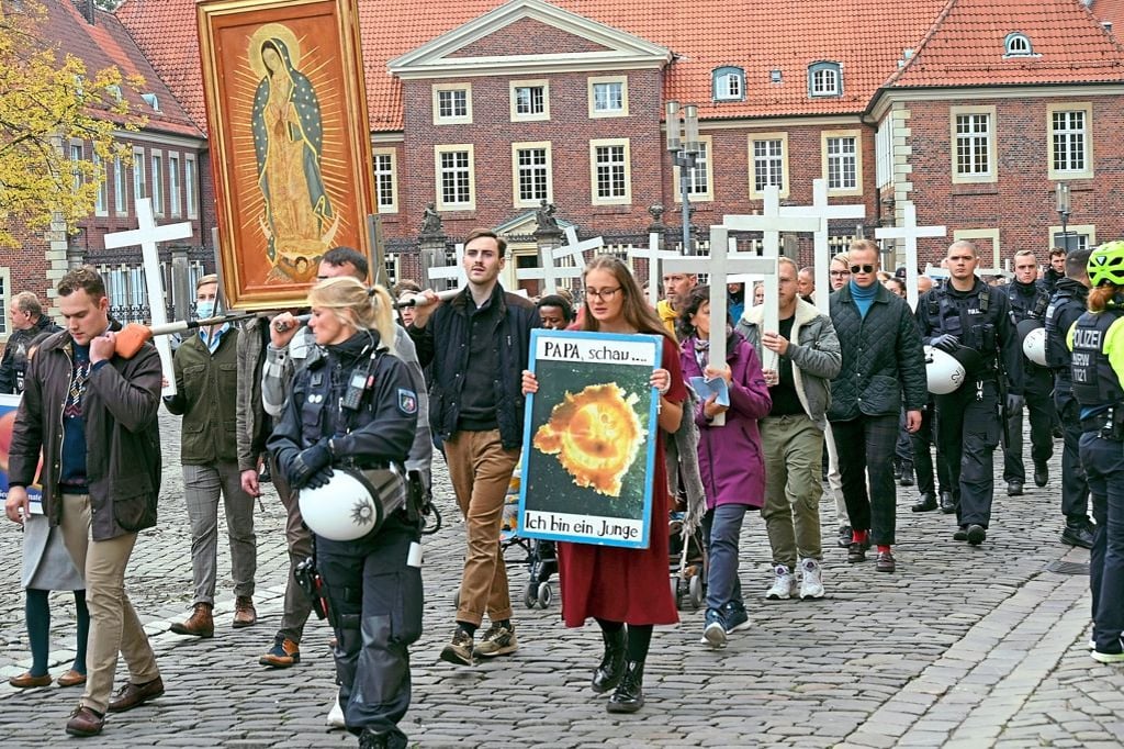 „1000-Kreuze-Marsch“: Gegendemonstration in der Innenstadt
