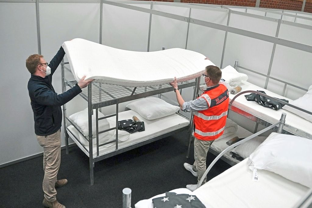 Steigende Flüchtlingszahlen: Turnhallen werden vorbereitet