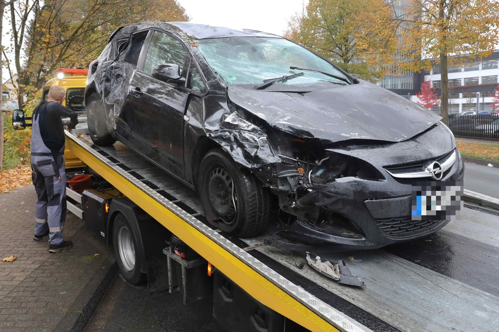 Schwerer Unfall auf der Weseler Straße – Vollsperrung aufgehoben