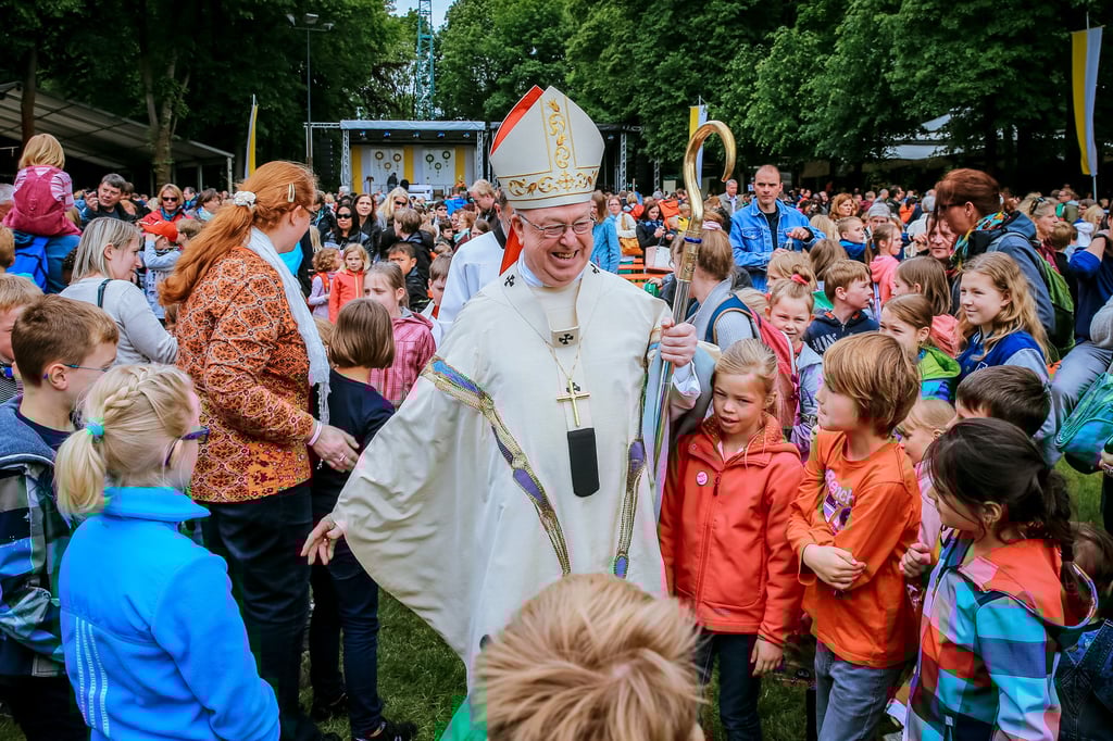 Erzbischof em. HansJosef Becker Impressionen seiner 20jährigen Amtszeit