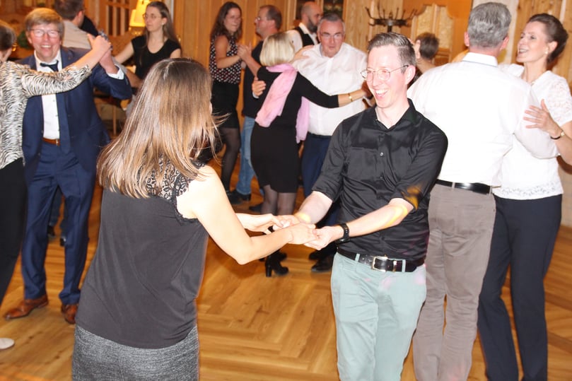 Eine tolle Stimmung herrschte beim Herbstfest des Vereins Tanzsport Harmonie Dülmen im Haus Waldfrieden.