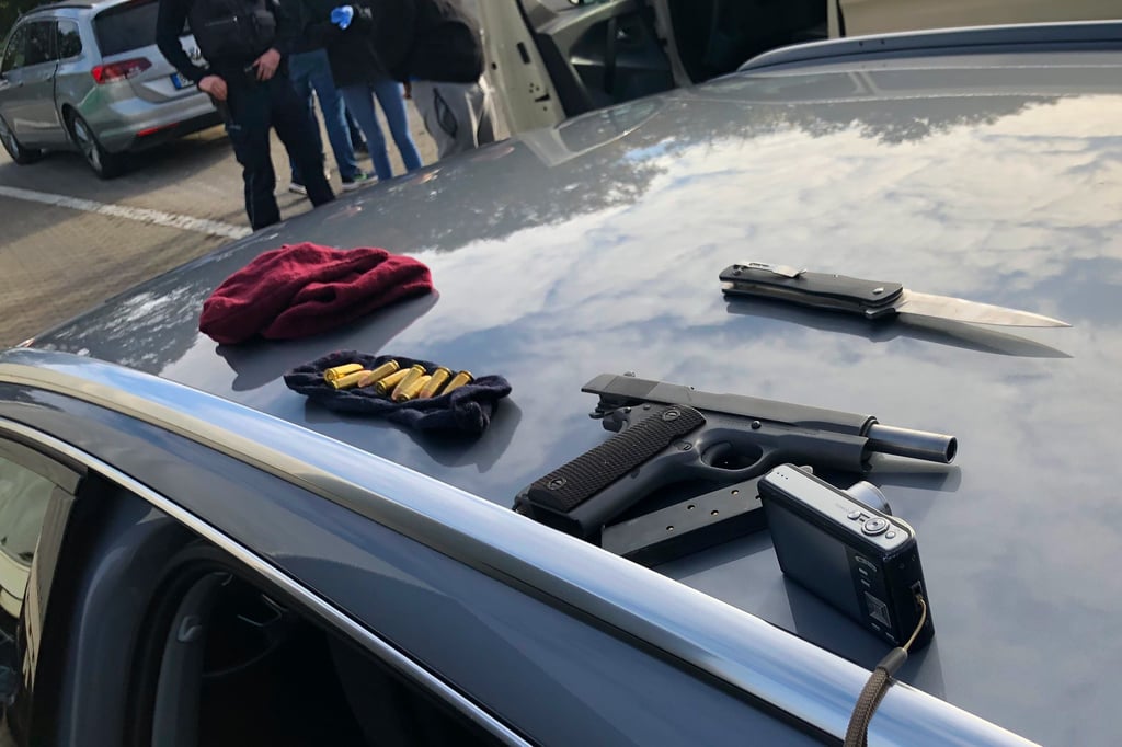 Zoll in Münster stellt scharfe Schusswaffe sicher Zoll in Münster stellt scharfe Schusswaffe sicher