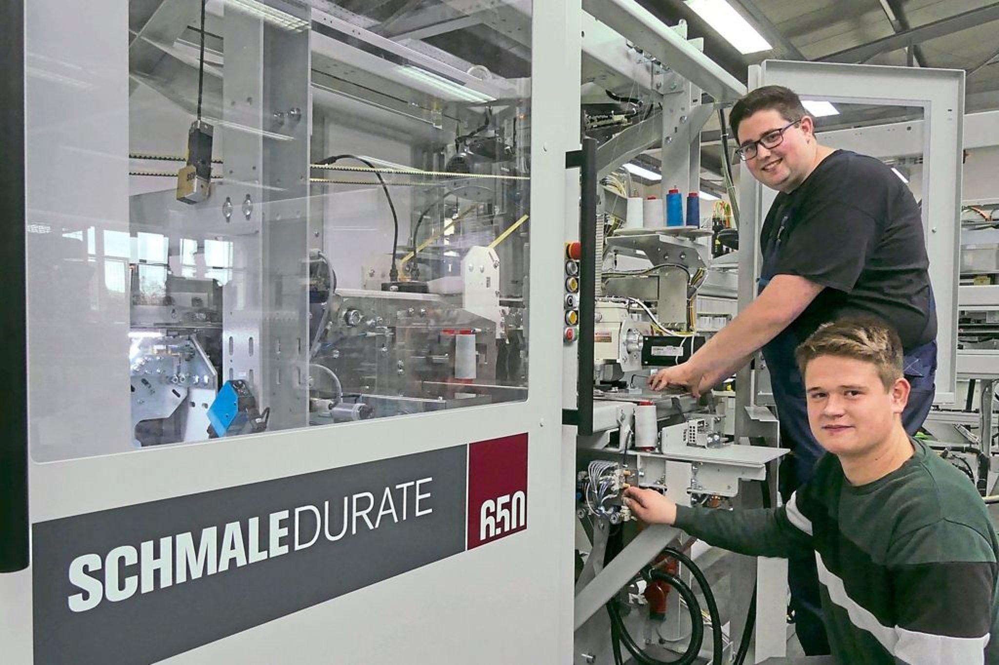 Zwei Top-Azubis auf einen Streich Zwei Top-Azubis auf einen Streich