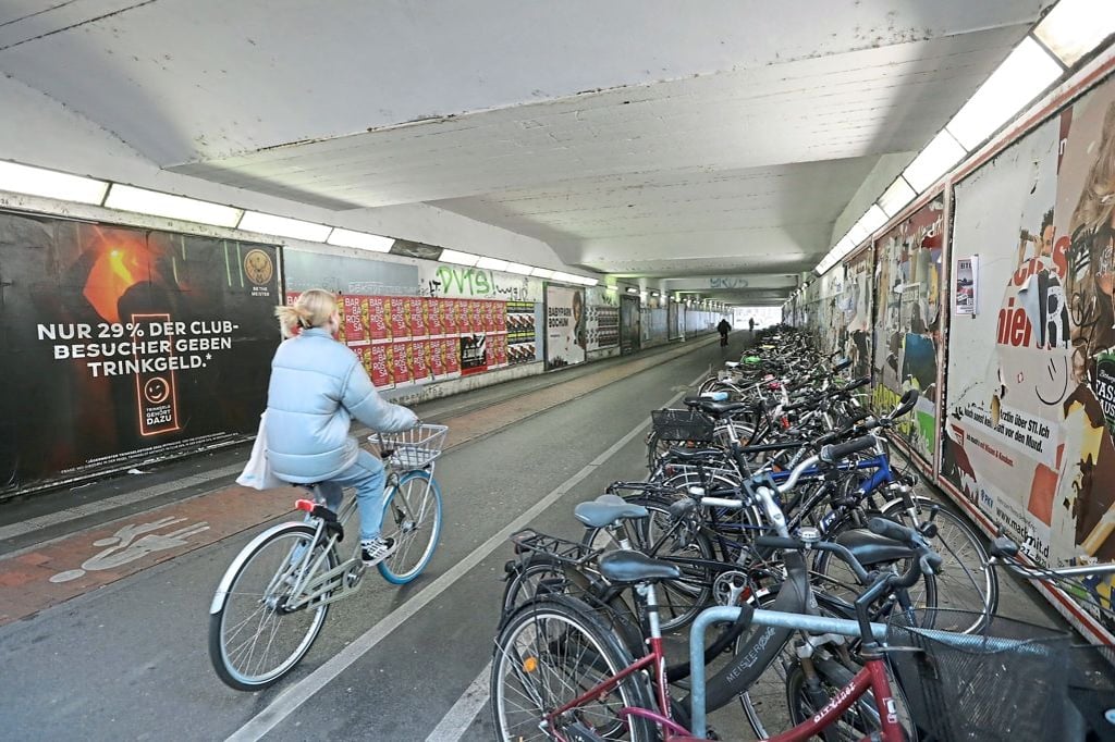 Per Aufzug vom Hamburger Tunnel direkt auf den Bahnsteig