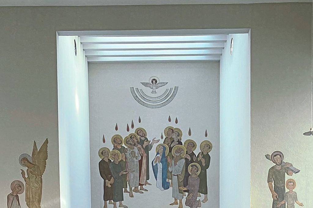 Kirchengemeinden spazieren am Abend