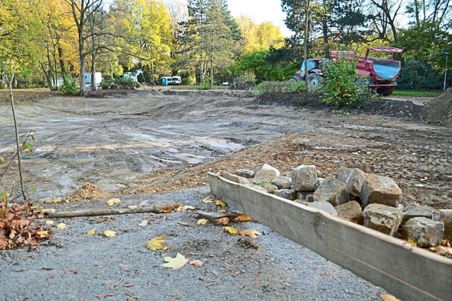 HuxburgErde füllt alte Teiche auf