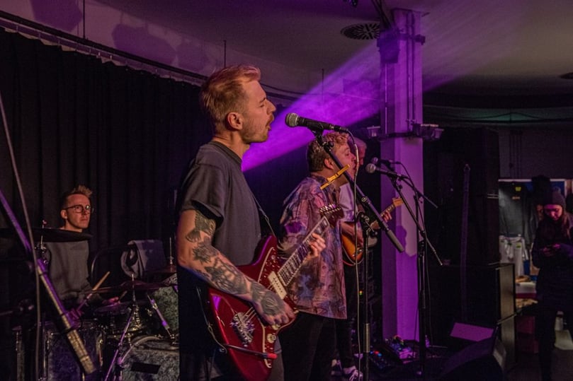 Blue Limerence in der Kulturschmied beim Smierfäst-Festival.