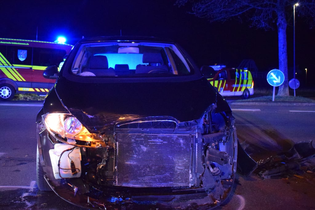 Fünf Verletzte bei Unfall in Hiddenhausen