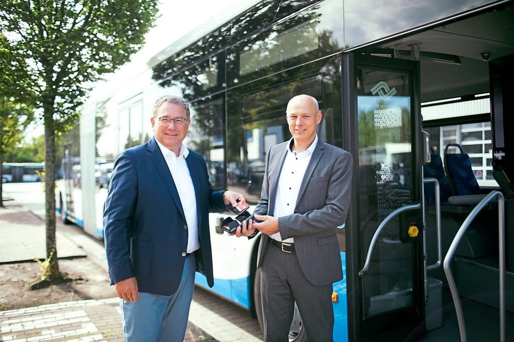 Bargeldlos bezahlen im Bus