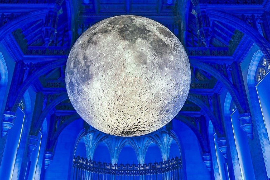 Ein Riesen-Mond für die Überwasserkirche