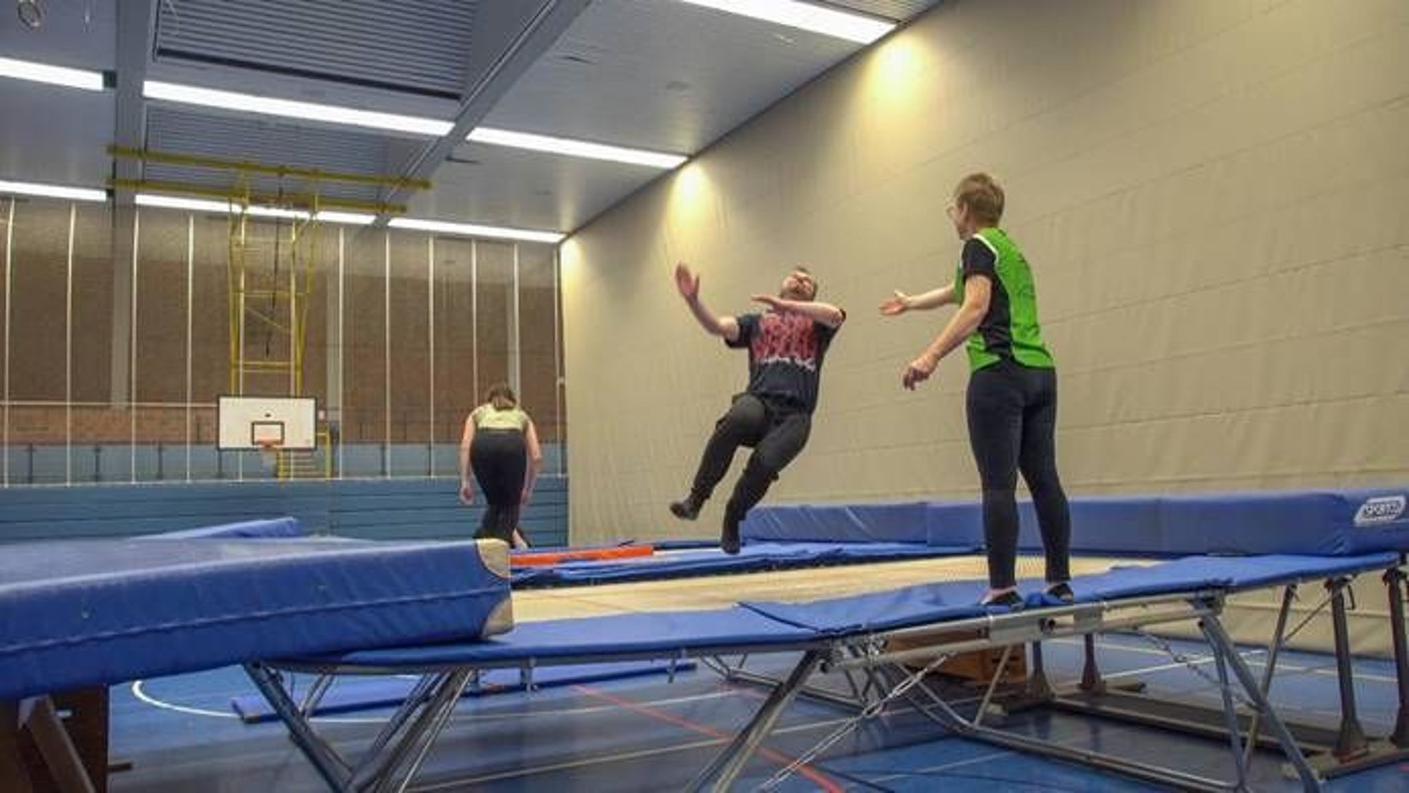 Ausprobiert: Trampolin beim TV Lengerich in der Dreifachsporthalle