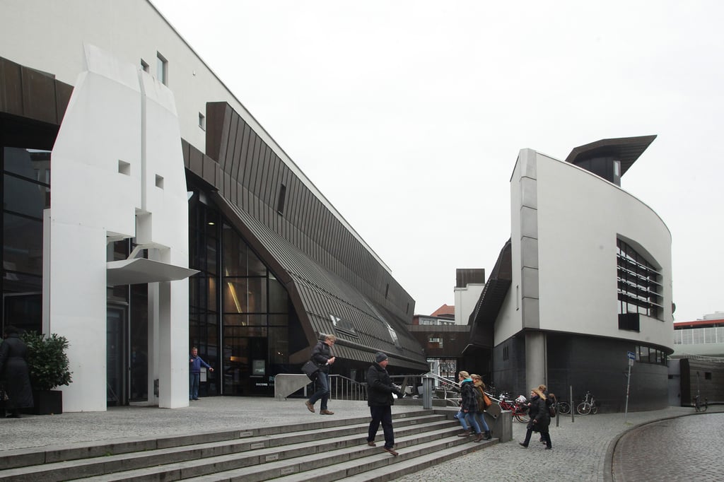 Probleme in der Stadtbücherei – Leiterin vor Abschied