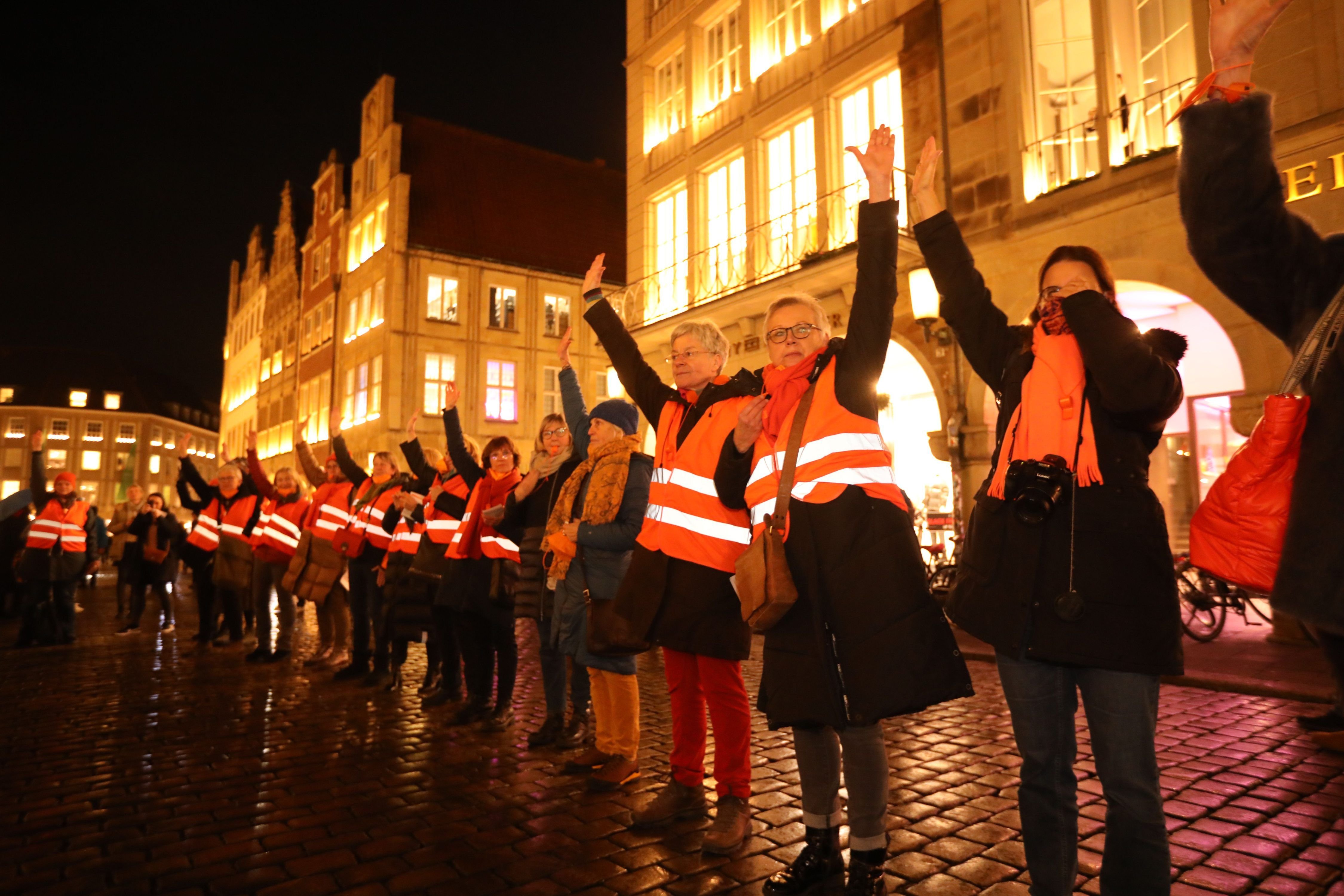 Orange Day In Münster: Eine Farbe Gegen Gewalt An Frauen