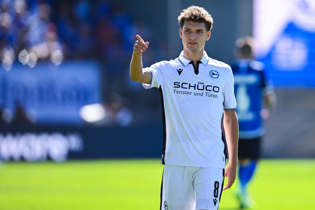 Der Fall Mateo Klimowicz Stuttgarts Sven Mislintat will Lösung finden