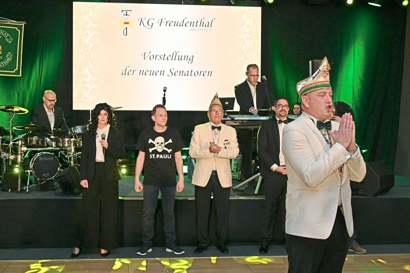 Die traditionsreiche Karnevalsgesellschaft Freudenthal schickte zum festlichen Ball des Senats im Mövenpick-Hotel ein höchst närrisches Tatort-Ermittlerteam aufs Parkett in den Europasaal.