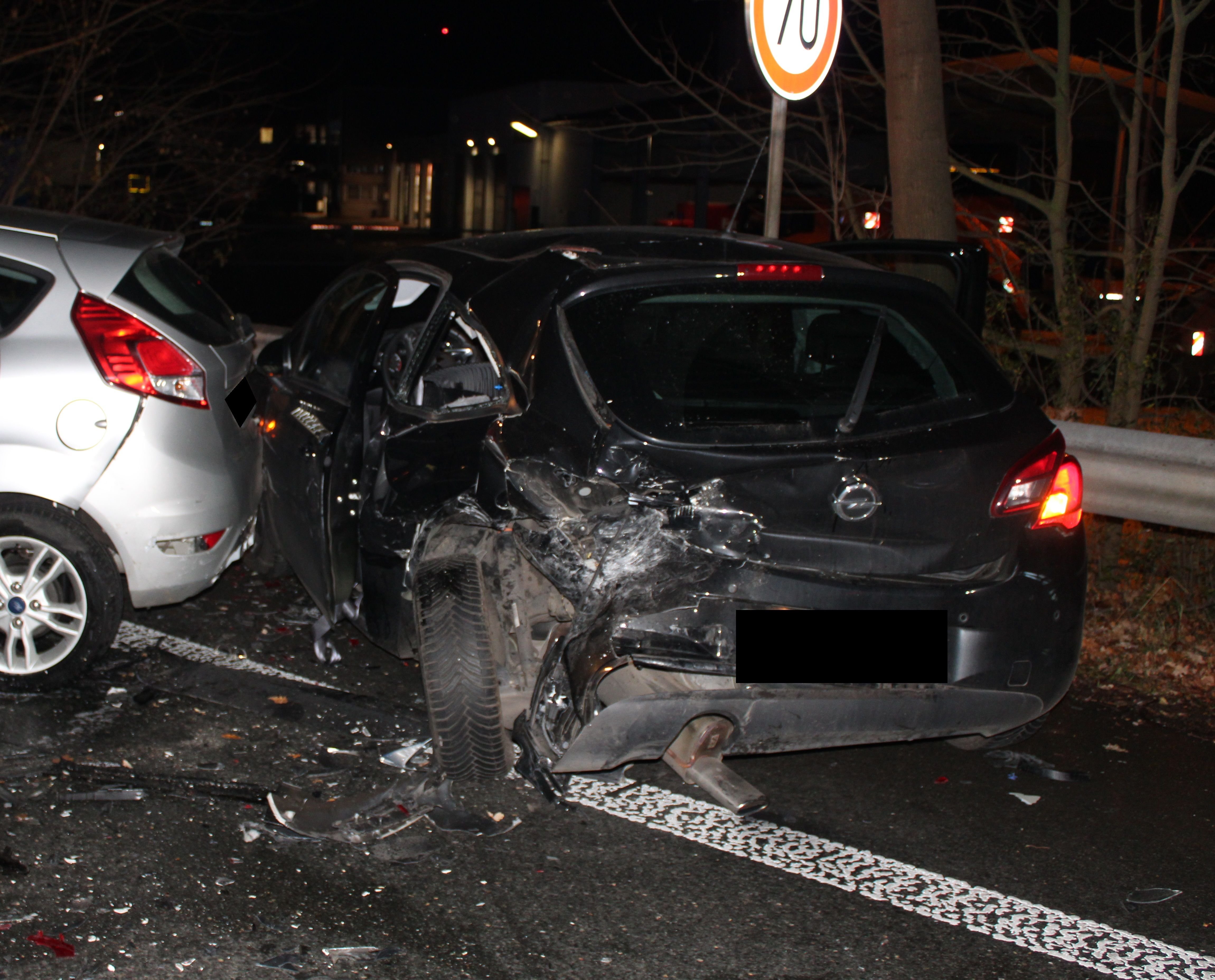 Karambolage Mit Drei Verletzten Auf Der B482 In Petershagen