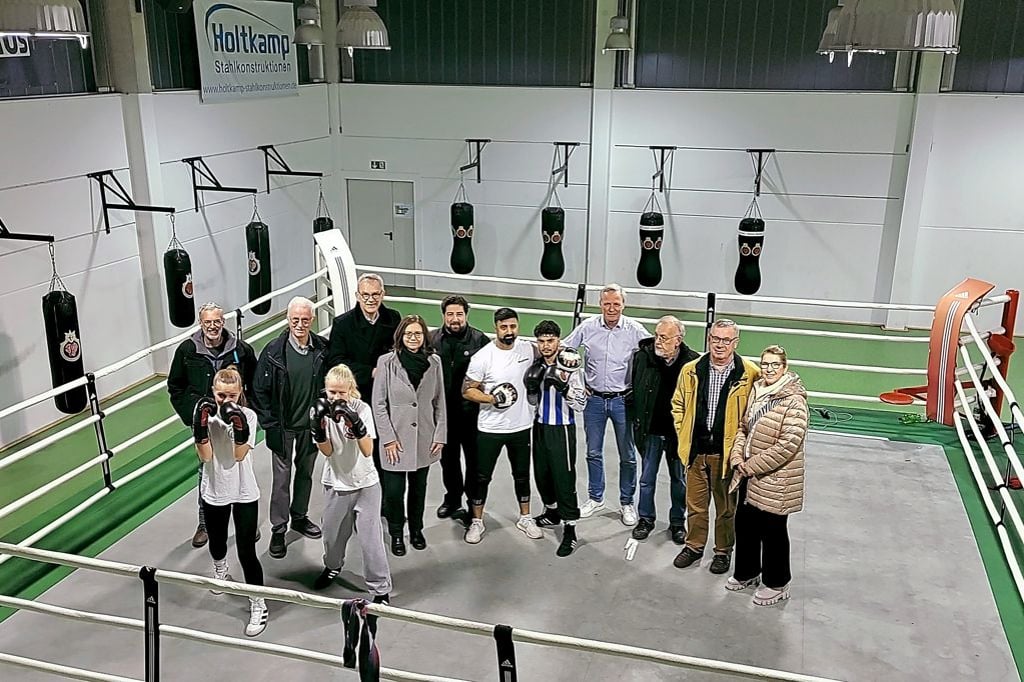 Stadtteilpolitiker besuchen Boxzentrum