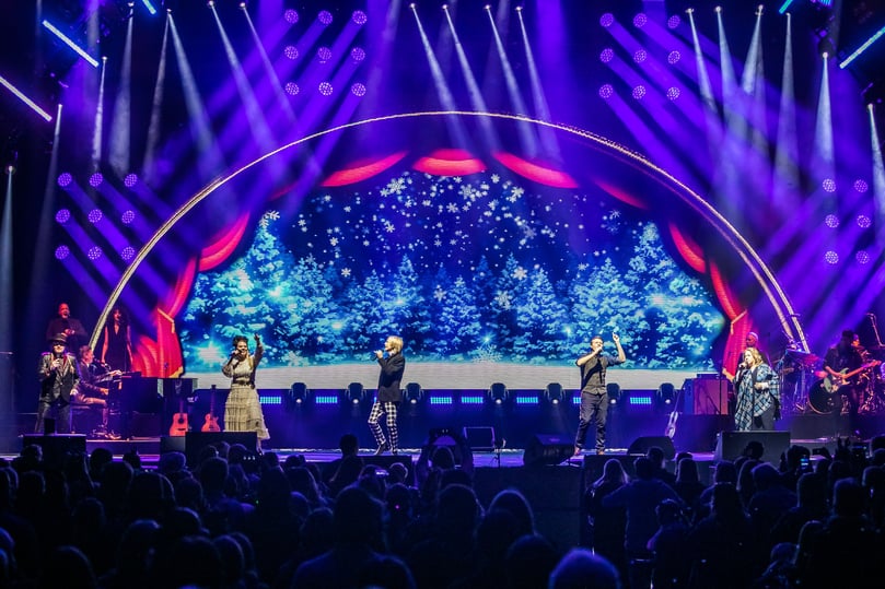 Konzert der Kelly-Family am 02.12.2022 in der OWL-Arena Halle.