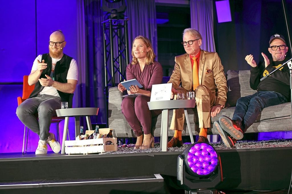 Loriots Dessert auf dem Schädel