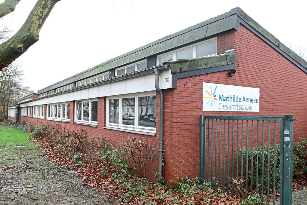 Drohanrufer soll erst 15 Jahre alt sein – SEK durchsucht Elternhaus