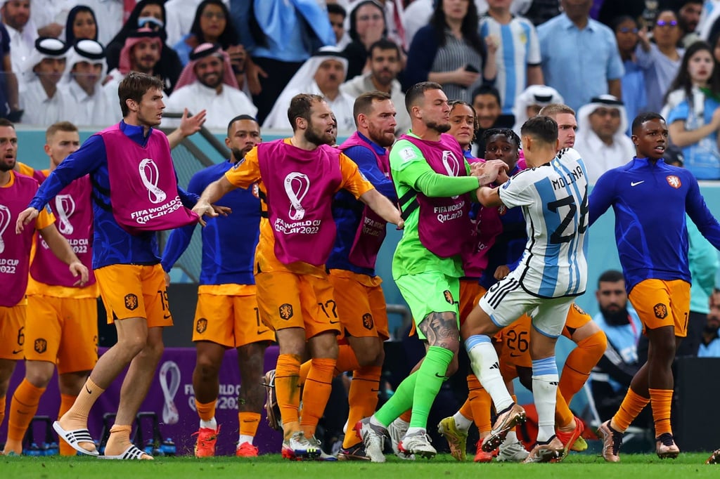 15 gele kaarten: WK-records in Nederland en Argentinië