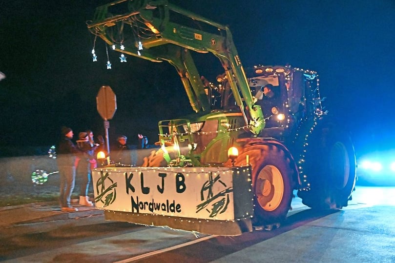Die Nordwalder Landjugend hat zum dritten Mal eine Lichterfahrt durch das Dorf organisiert.