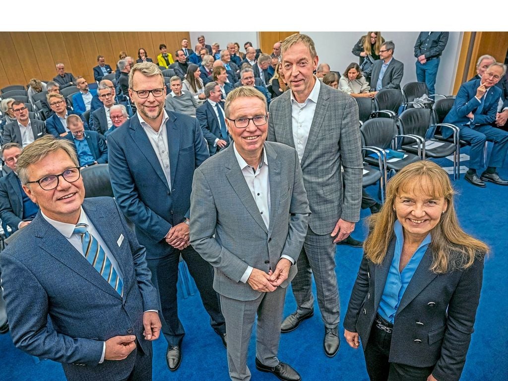 Stabwechsel bei der IHK Ostwestfalen