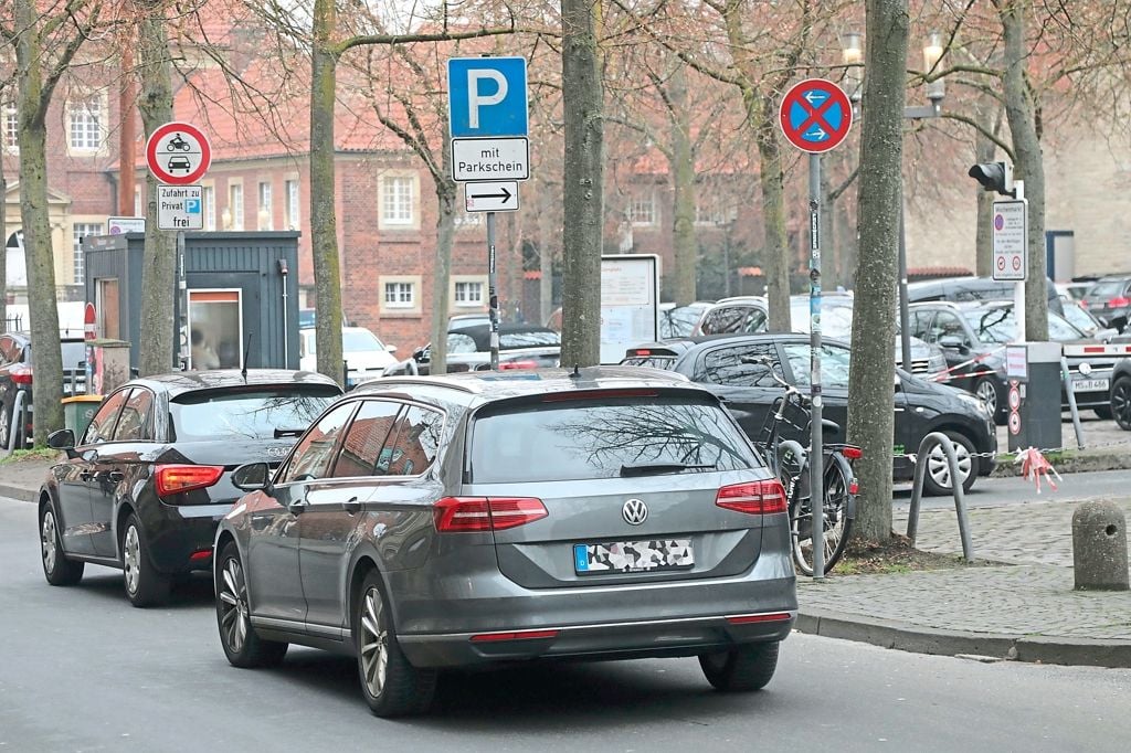 Autofreier Domplatz In Münster: Behinderten-Kommission Und Kaufleute ...