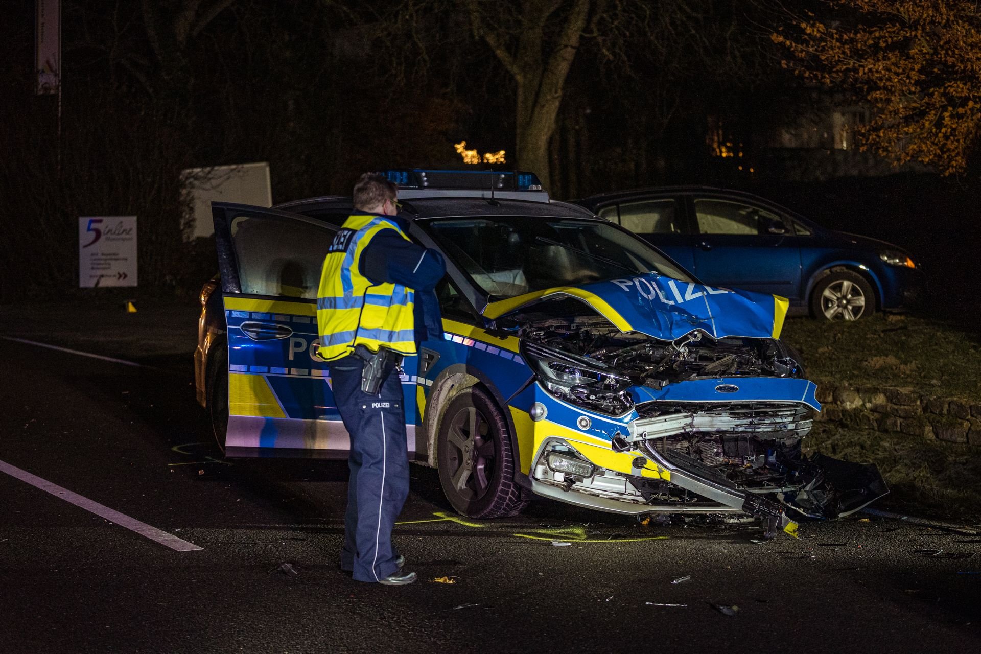 Lemgo: Vier Menschen Bei Unfall Mit Streifenwagen Verletzt