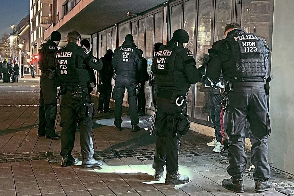 Erneut Razzia Im Bahnhofsviertel In Münster: Polizei Zeigt Sich ...