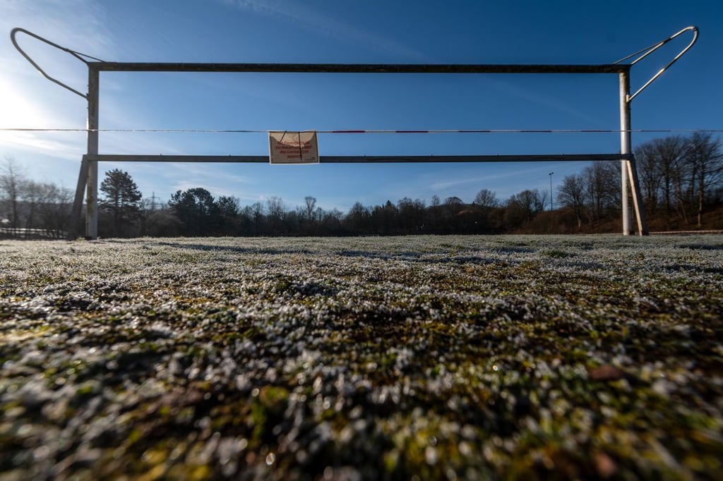 Wegen Frost unbespielbar: Stadt Münster sperrt Sportplätze