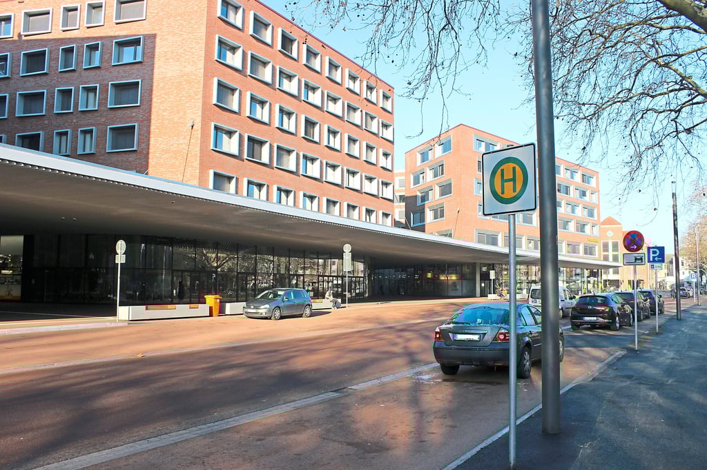 Abholen und Bringen an Bahnhof-Ostseite wieder möglich