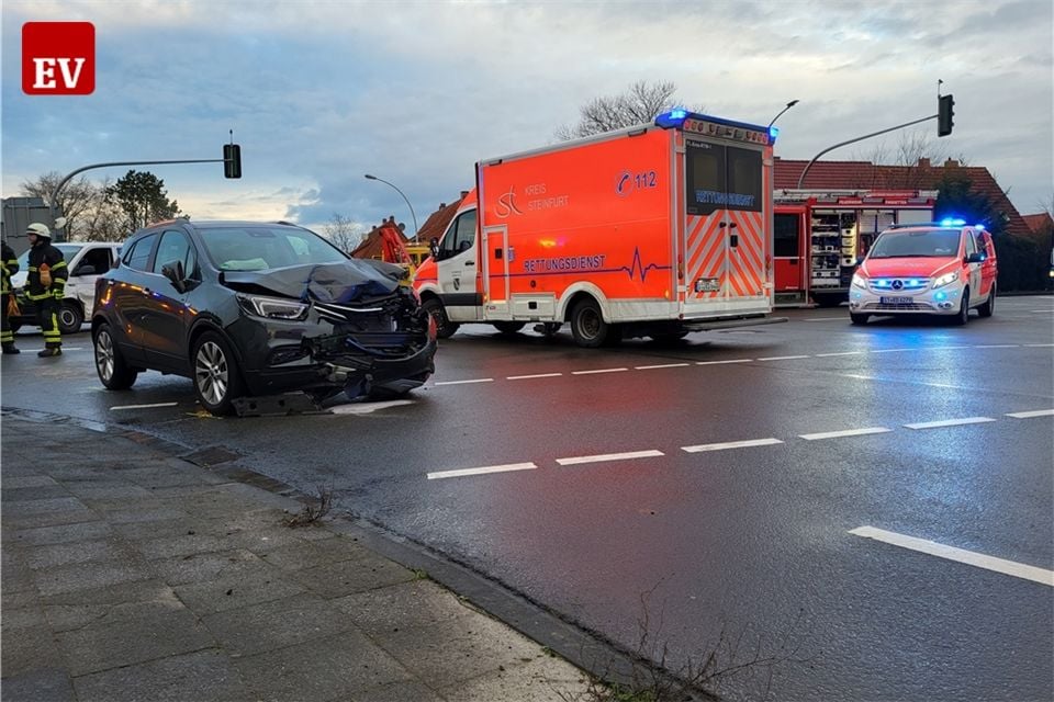 Drei Verletzte Nach Unfall