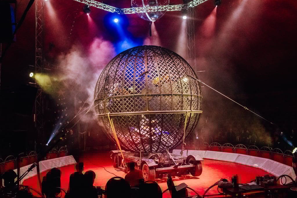 Paderborner Weihnachtszirkus Motorradkünstler müssen abreisen