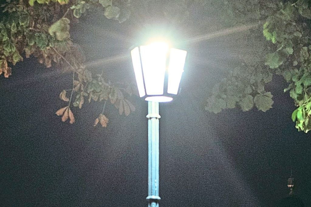 Laternen in der Innenstadt flackern