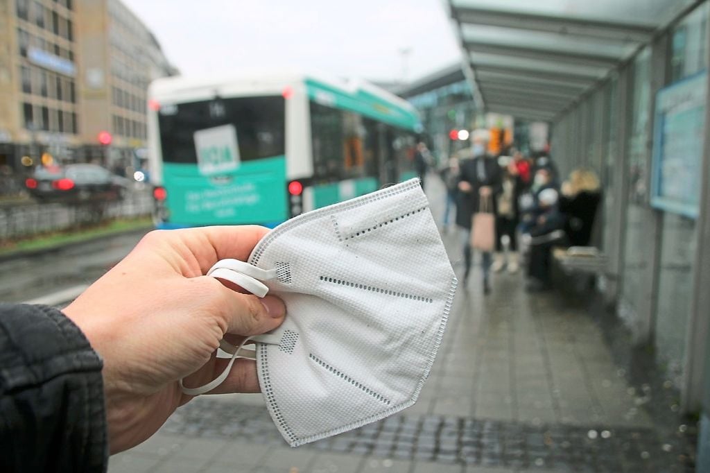 Ansichtssache an der Haltestelle