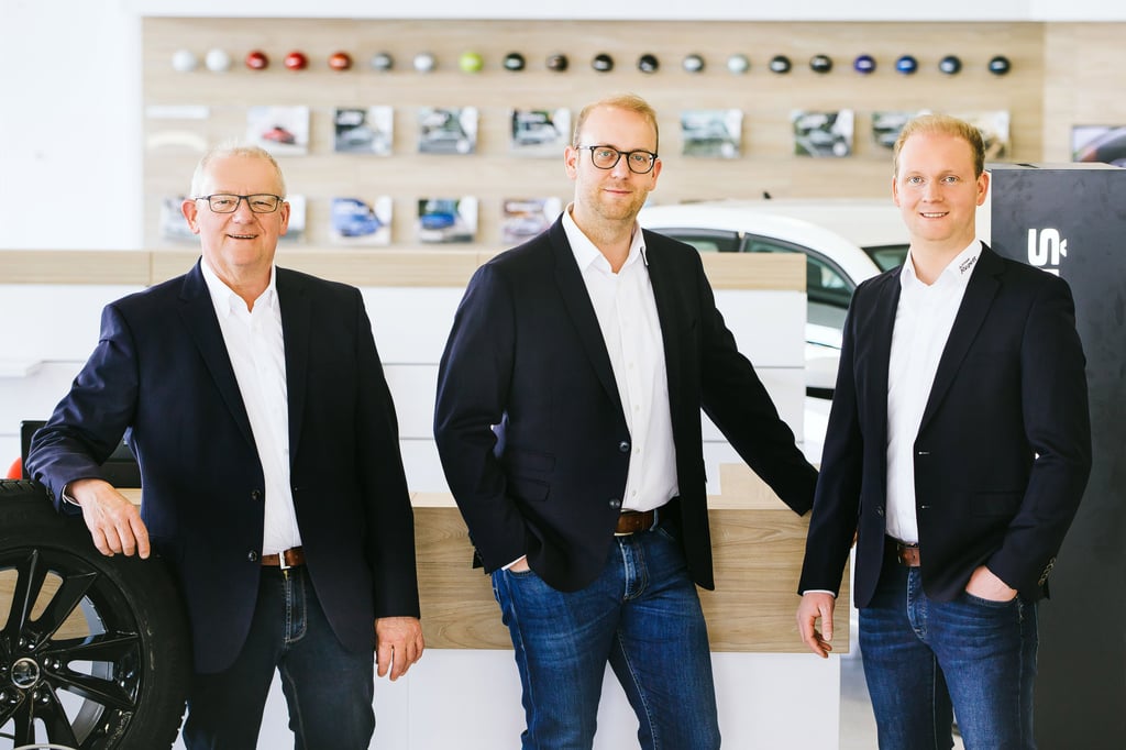 Autohaus Regett in DelbrückWestenholz feiert 70jähriges Bestehen