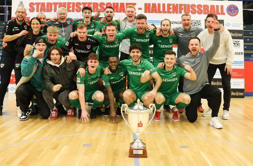 Das Siegerfoto: Preußen Münster II holte zum vierten Mal in Serie den Titel bei den Hallen-Stadtmeisterschaften.