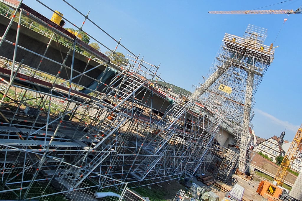 Großbaustelle Höxter: Brücke, Fußgängerzone und Promenade fast fertig