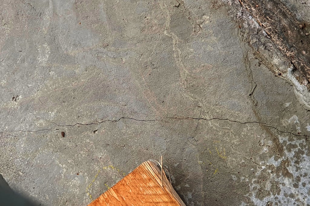 Weserbrücke: Höxteraner irritiert über Risse im Beton an  Stahlseilknoten