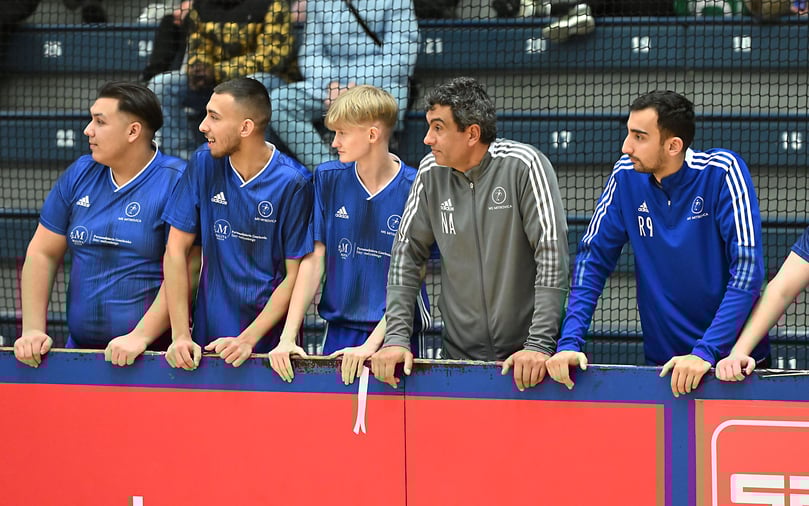 Ein Premiere feierte MS Mitrovica bei den Stadtis. Auch im nächsten Jahr wollen Trainer Ronaldo Avdula (r.) und Präsident Naser Avdula (2.v.r.) dabei sein.